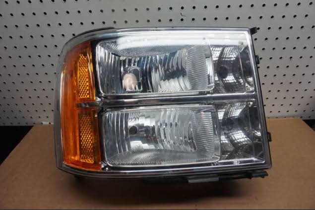 2013 GMC Sierra Headlight Assembly D25791