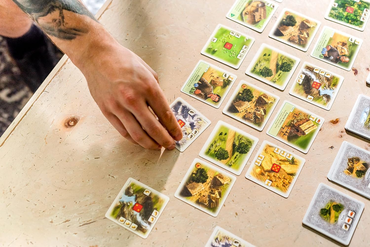 2 Player Strategy Card Game for Ages 10+ L59122