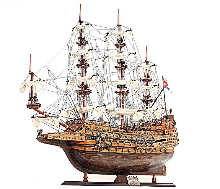 1:8 Scale Ship Model Q80394