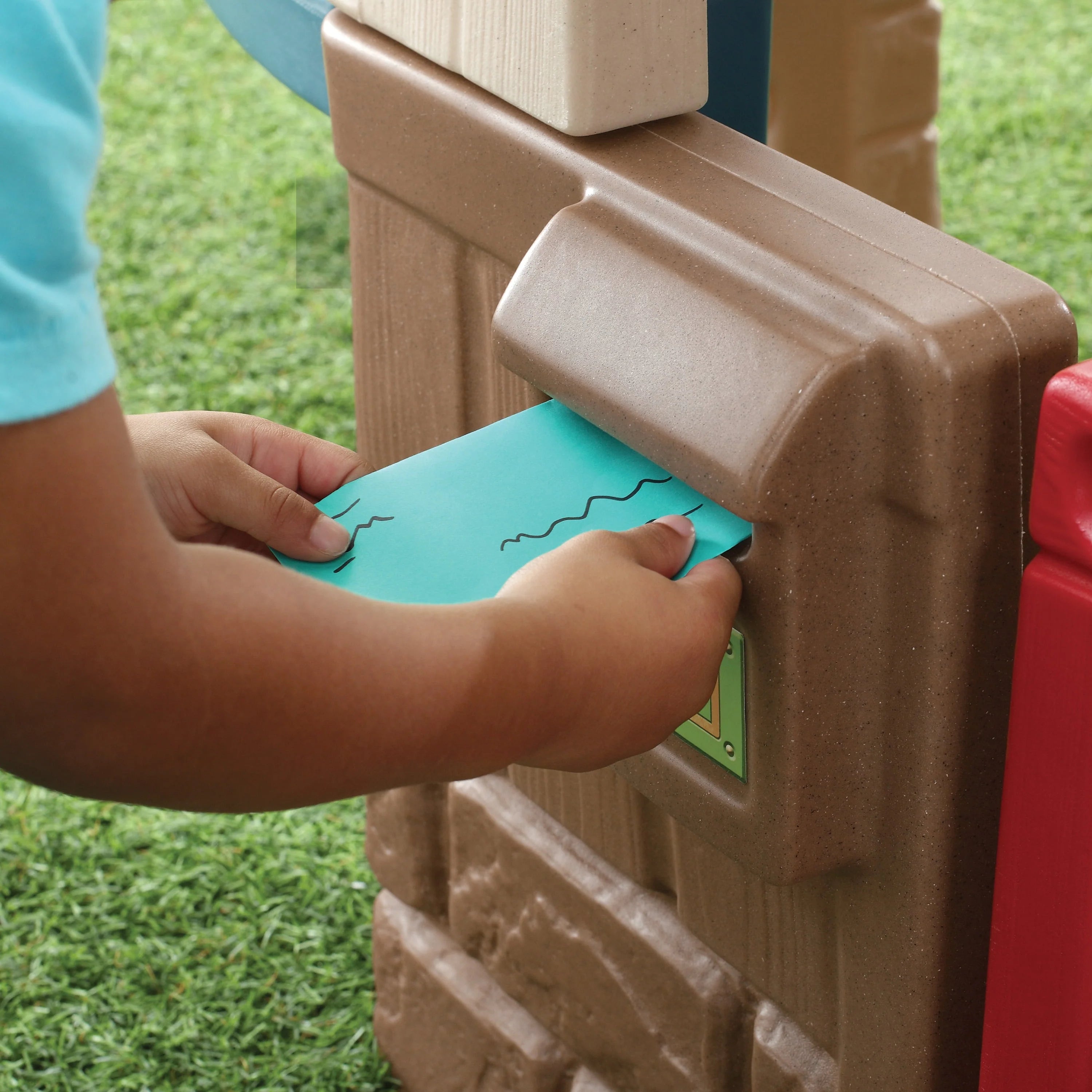 Brown Toddler Playhouse with Grill and Planter Play Toys U951843