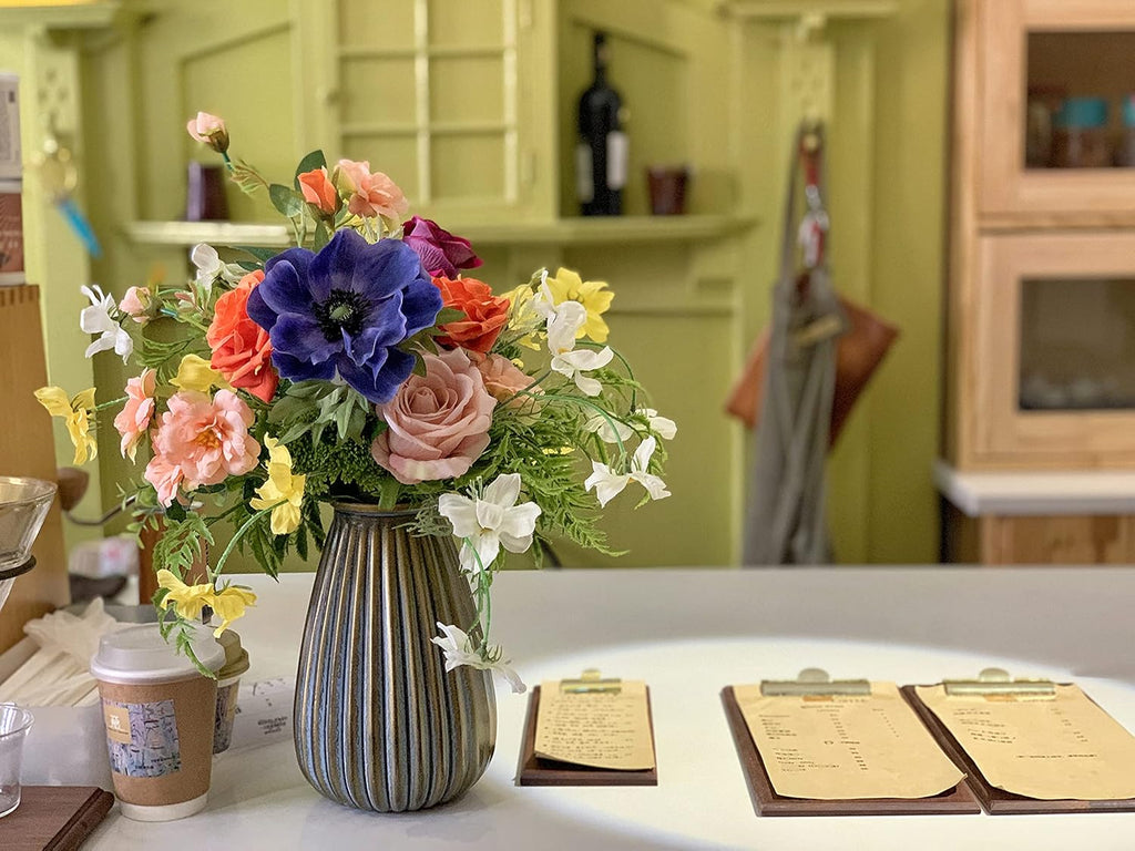 Silk Flower Arrangement in Vase R27074