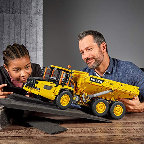 6x6 Volvo Articulated Hauler Building Kit (2,193 Pieces) P9314