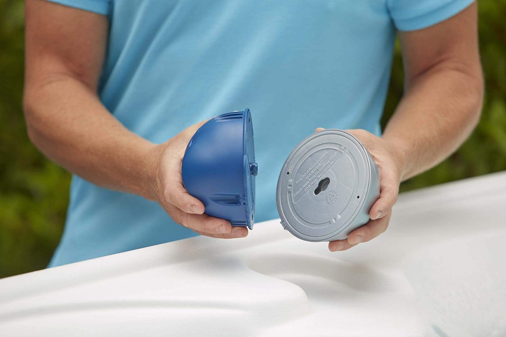 Floating Sanitizing System for Tubs and Spas with SmartChlor 3pk Refill Kit A951800